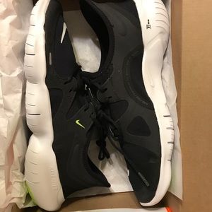 BRAND NEW Nike Free Rn 5.0